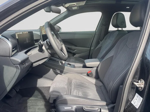 VOLKSWAGEN T-Roc (2026) — foto 14 van 19