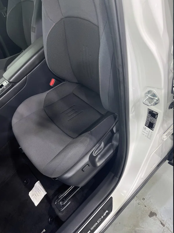 Toyota C-HR Hybrid (HEV) (2024) — foto 35 van 44