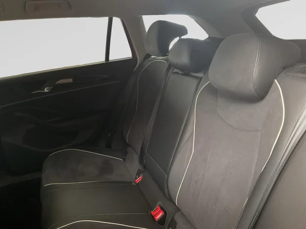 VOLKSWAGEN Passat SW (2025) — foto 10 van 22