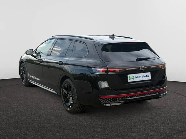 VOLKSWAGEN Passat Variant eHybrid (PHEV) (2026) — foto 2 van 4