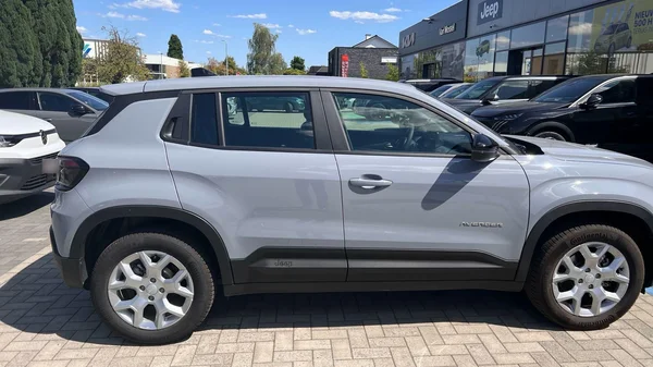 Jeep Avenger (2025) — foto 12 van 14