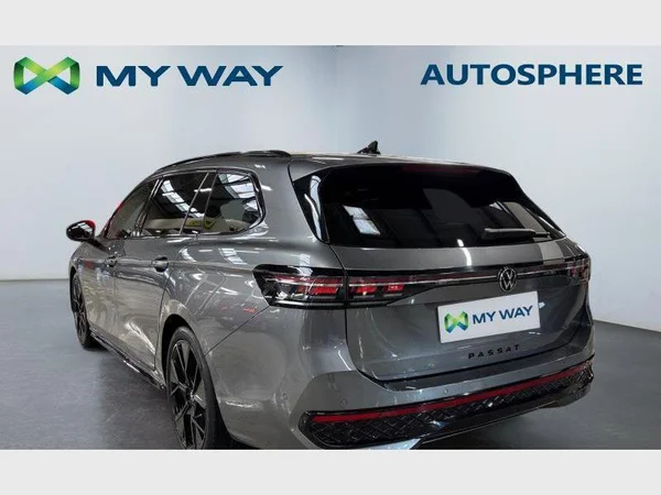 Volkswagen Passat Variant (2024) — foto 35 van 38