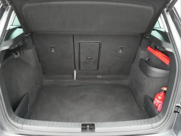 SKODA Karoq (2023) — foto 6 van 27