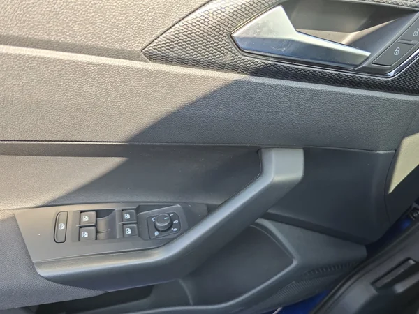 VOLKSWAGEN Polo (2024) — foto 3 van 14