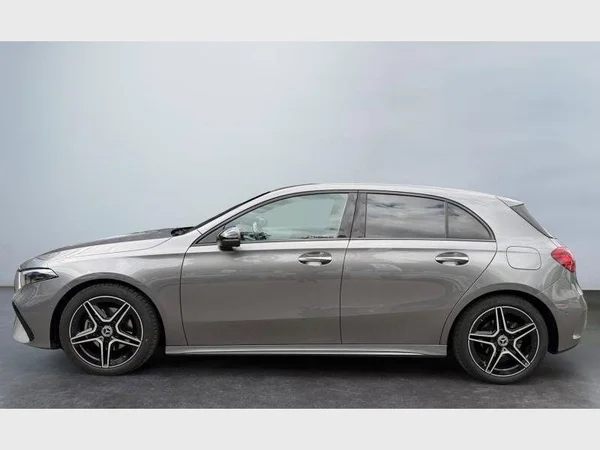 Mercedes-Benz A 180 (2023) — foto 29 van 31