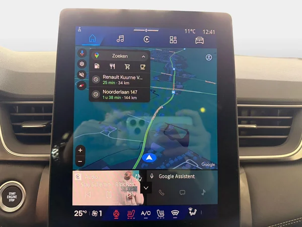 Renault Symbioz (2024) — foto 13 van 28