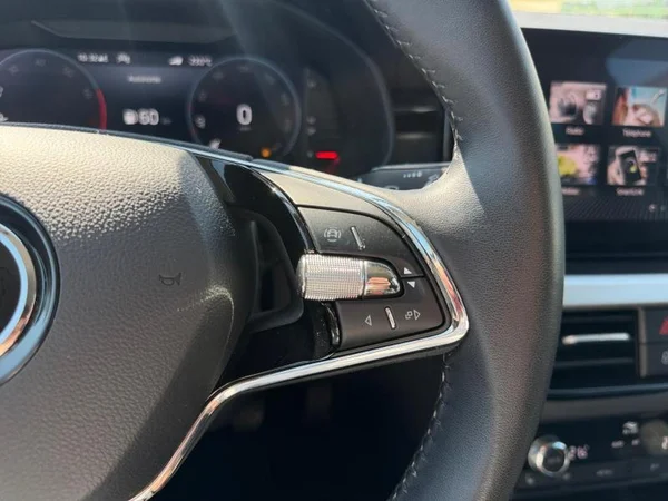 SKODA Kamiq (2022) — foto 16 van 31