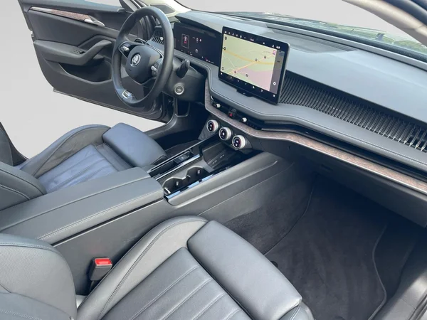 SKODA Superb Combi (2025) — foto 7 van 21