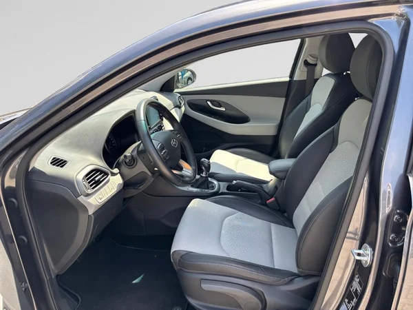 HYUNDAI i30 Fastback (2020) — foto 24 van 24