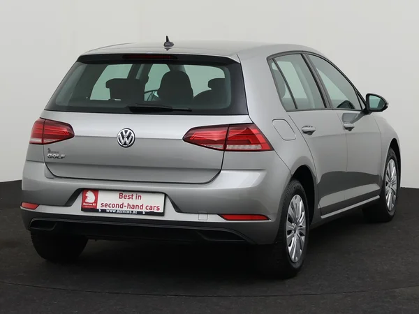 VOLKSWAGEN Golf (2018) — foto 17 van 23