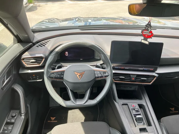 CUPRA Formentor e-Hybrid (PHEV) (2024) — foto 19 van 24