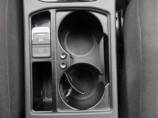 VOLKSWAGEN Touran (2022) — foto 18 van 29