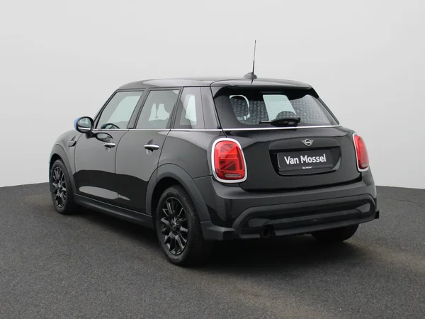 MINI One (2022) — foto 12 van 39