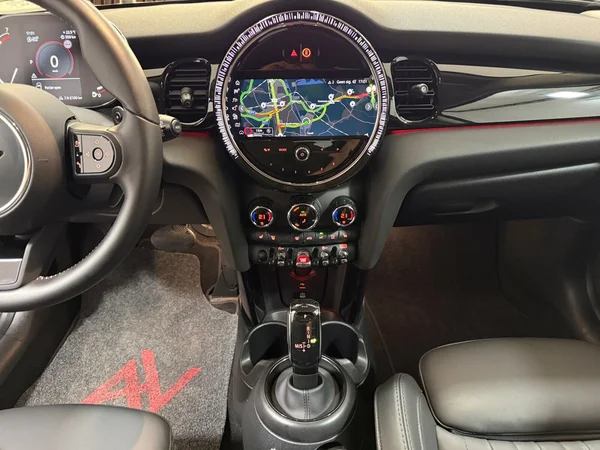 MINI Cooper-S (2023) — foto 13 van 28