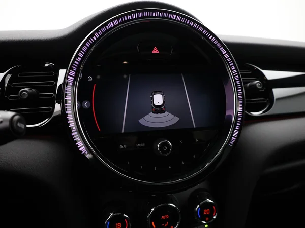 MINI Mini 5 Doors (F55 LCI II) (2022) — foto 13 van 21