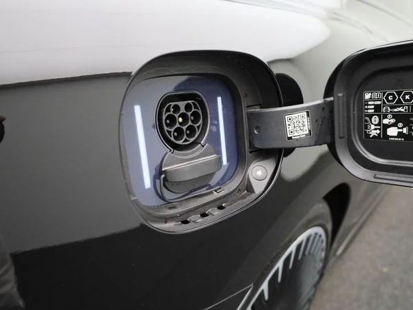 Mercedes-Benz EQE (2022) — foto 64 van 72