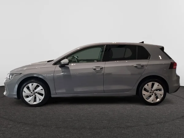 VOLKSWAGEN Golf VIII (2025) — foto 12 van 16