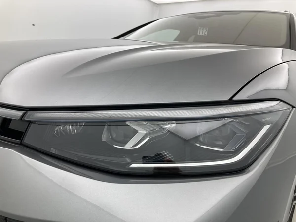 VOLKSWAGEN Passat SW (2024) — foto 30 van 36