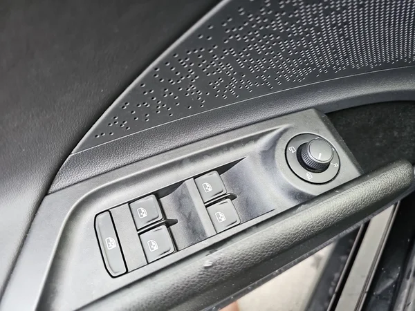 SKODA Enyaq (2024) — foto 7 van 29