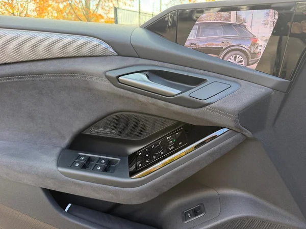 AUDI A6 Avant e-tron (2025) — foto 10 van 21