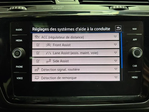 VOLKSWAGEN Touran Dsl (2024) — foto 11 van 34