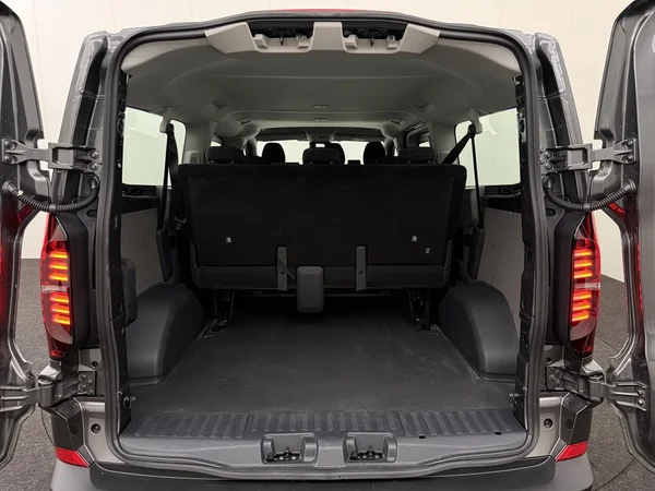 VOLKSWAGEN Transporter T7 32 Combi Lwb (2025) — foto 4 van 18