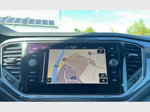 Volkswagen T-Roc (2021) — foto 6 van 29