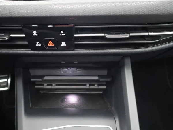 Volkswagen Golf (2021) — foto 9 van 30