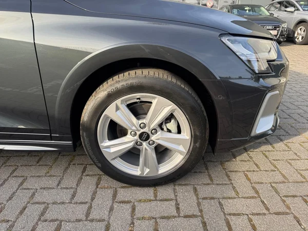 AUDI A3 Allstreet PHEV (2025) — foto 17 van 24