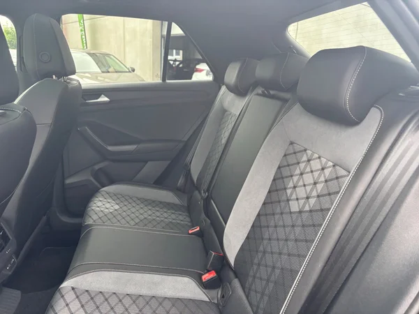 VOLKSWAGEN T-Roc (2024) — foto 5 van 23