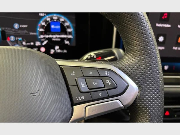 Volkswagen Passat Variant (2024) — foto 7 van 38