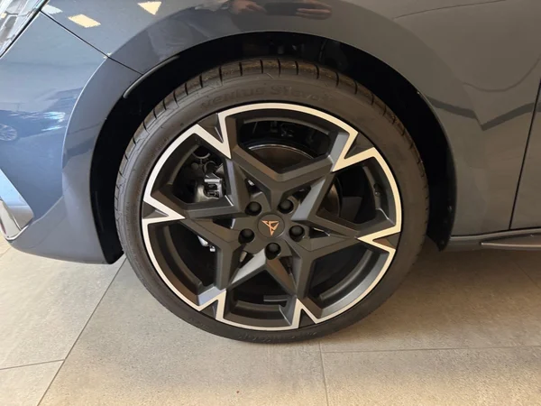 CUPRA Leon ST (2026) — foto 9 van 18