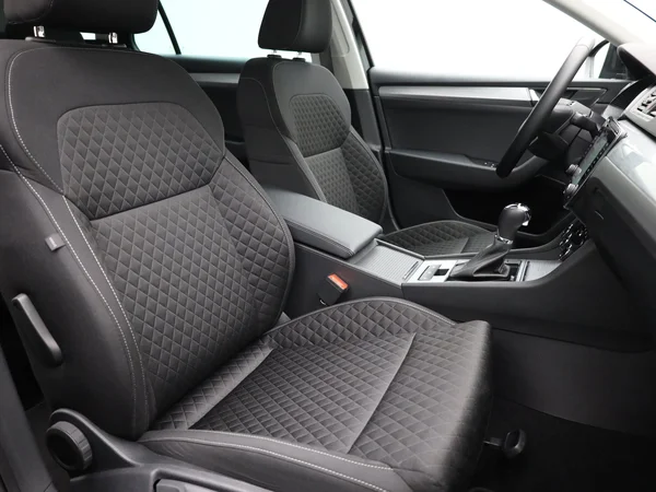 SKODA Superb Combi (2024) — foto 9 van 23