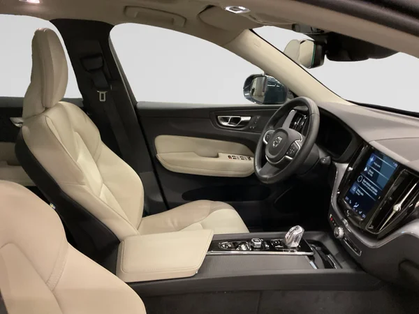 VOLVO XC60 (2019) — foto 10 van 24