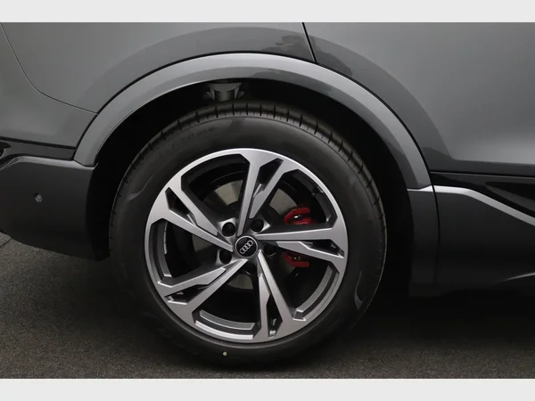 AUDI Q6 Sportback e-tron (2025) — foto 11 van 22