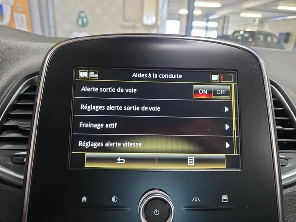 RENAULT Grand Scénic (2019) — foto 14 van 29