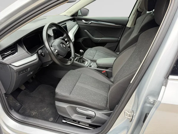 SKODA Octavia Combi (2021) — foto 2 van 24