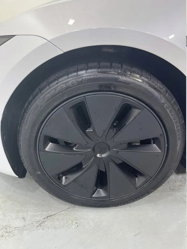 Tesla Model 3 (2024) — foto 33 van 47