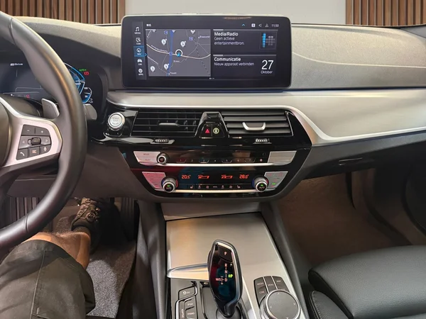 BMW 530 (2022) — foto 13 van 30