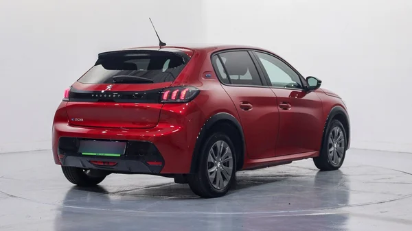 Peugeot E-208 (2022) — foto 45 van 99