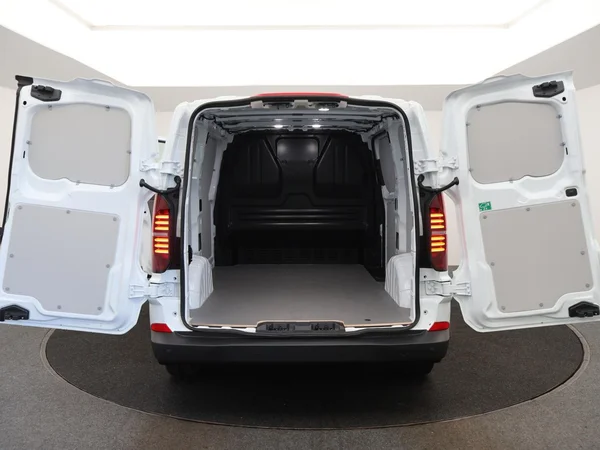 VOLKSWAGEN Transporter T7 32 Fou Swb (2026) — foto 4 van 18