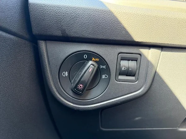 VOLKSWAGEN Polo Dsl (2018) — foto 21 van 31