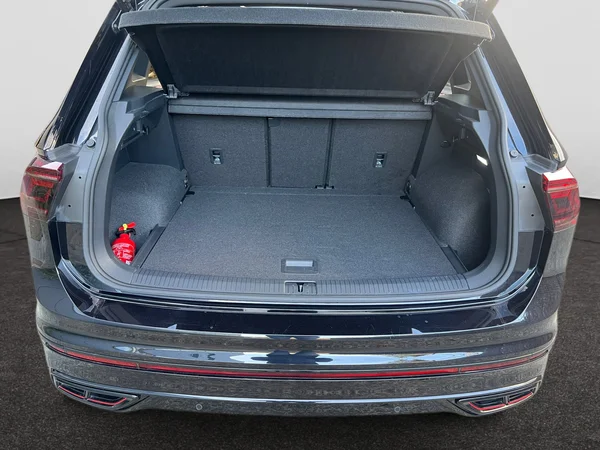 VOLKSWAGEN Tiguan (2023) — foto 16 van 24