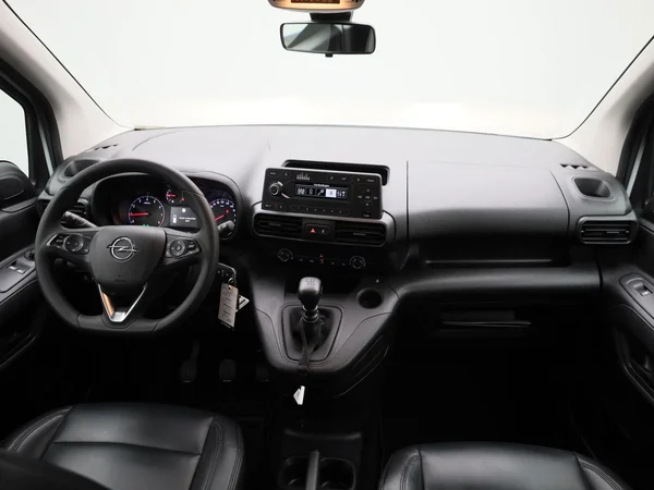 Opel Combo Life (2022) — foto 28 van 36