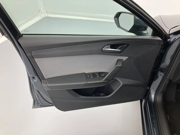 SEAT Leon (2022) — foto 14 van 36