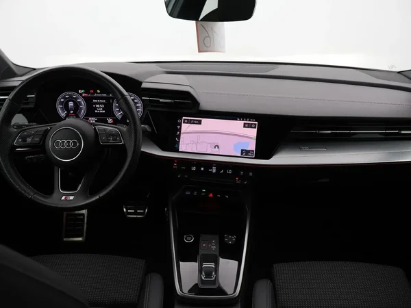 Audi A3 (2023) — foto 2 van 26