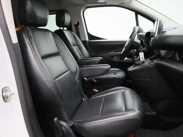 Opel Combo Life (2023) — foto 21 van 35