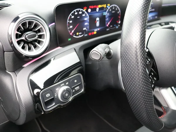 Mercedes-Benz A-Klasse (2024) — foto 5 van 30