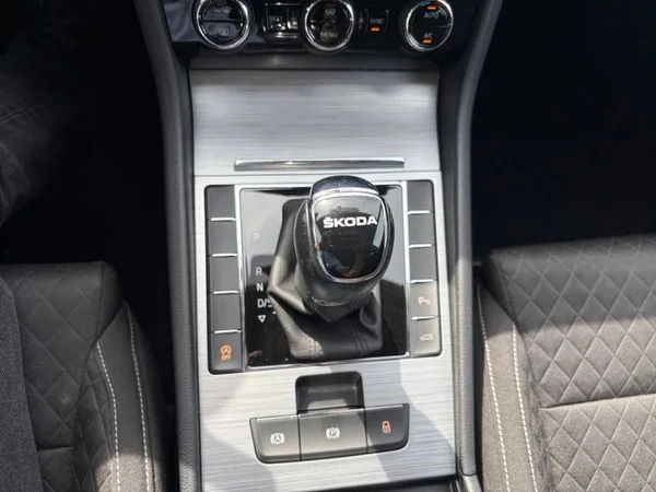 SKODA Superb Combi Dsl (2023) — foto 21 van 29