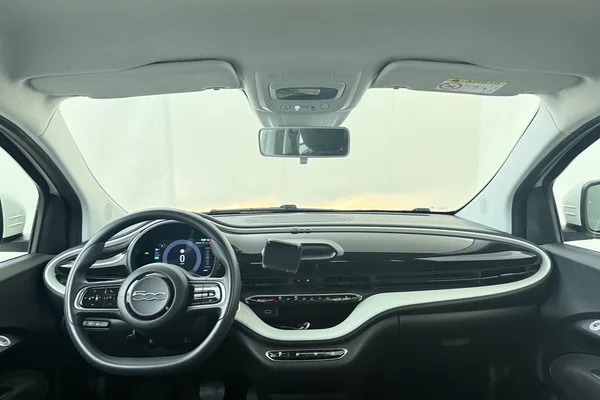 Fiat E-500 (2023) — foto 19 van 19